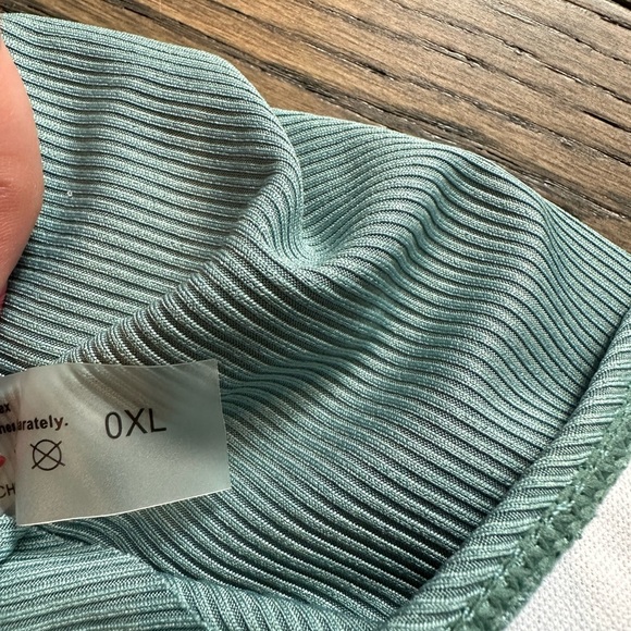 Shein Bathing suit bottoms - Picture 2 of 3